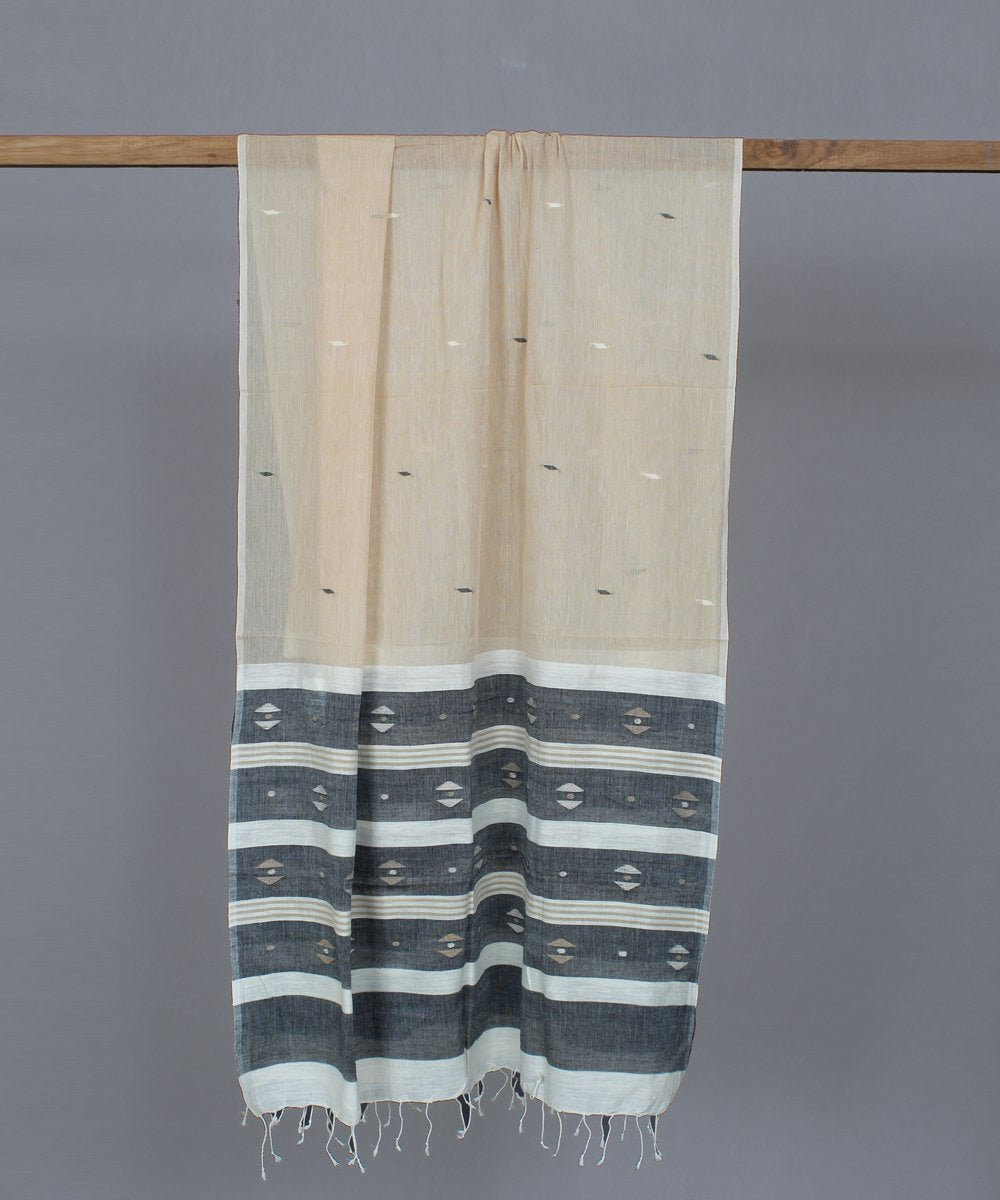 Beige muslin stole in traditional jamdani motif